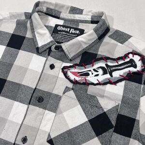 Ghost Face Men Button Up Shirt Gray Plaid Flannel Patches Icon Halloween Small